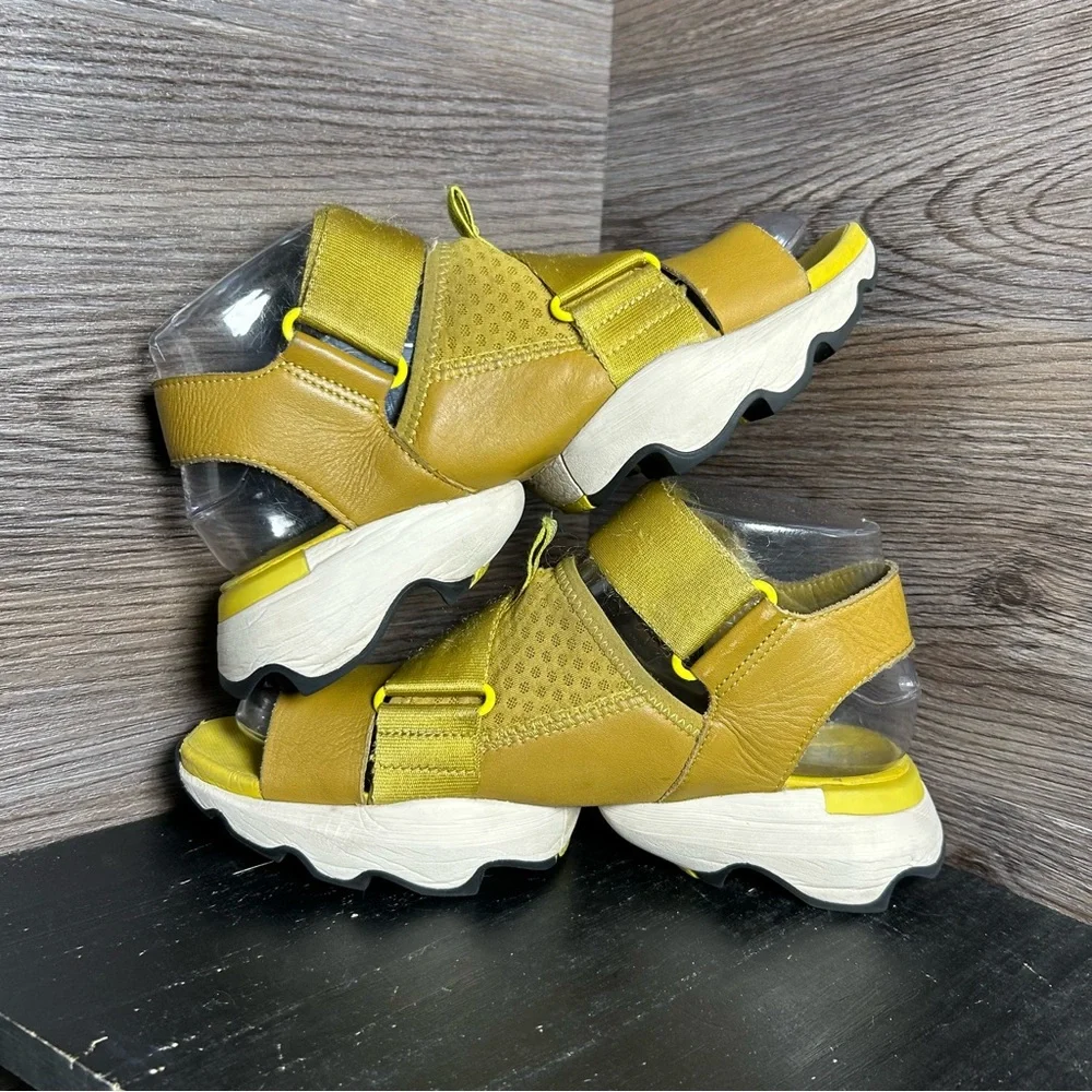 Sorel kinetic impact sporty sandals yellow - Picture 5 of 7